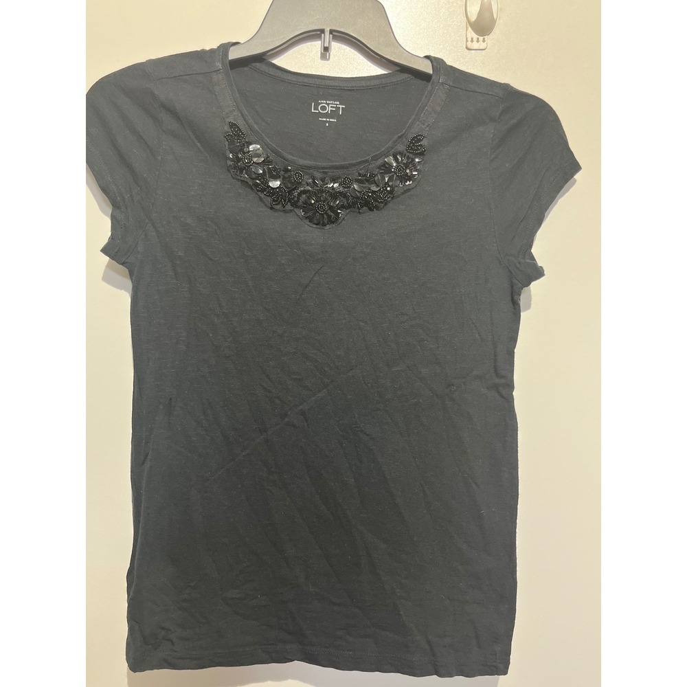Ann Taylor LOFT Black Short Sleeve Embellished Sequin Floral Neckline Tee Small
